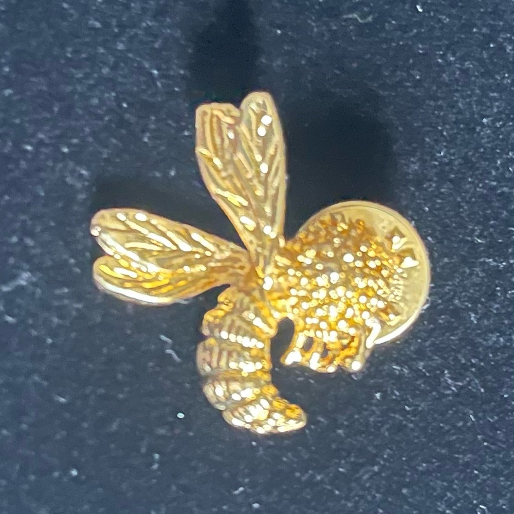 Vintage Gold Tone Wasp Pin